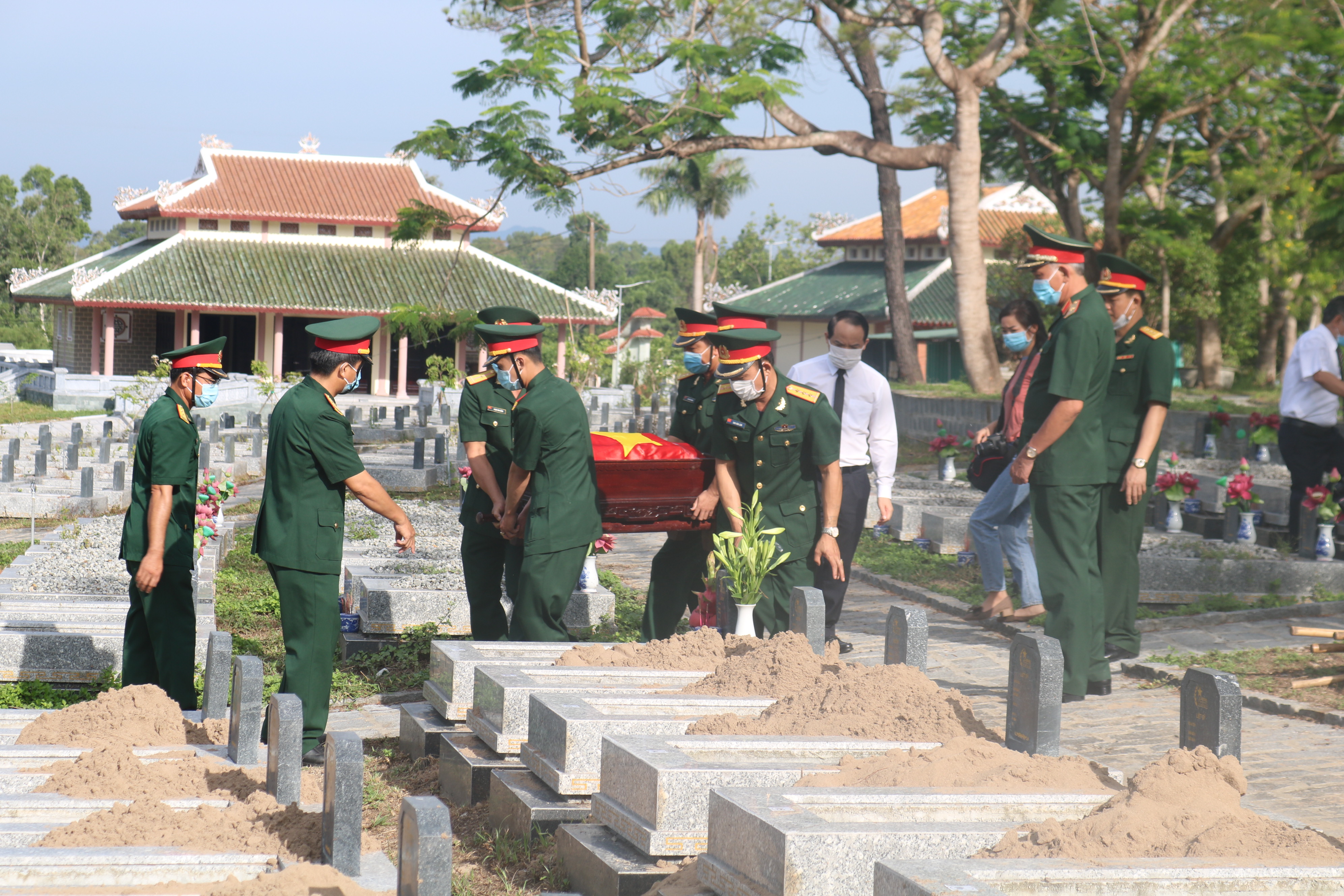Thừa Thiên Huế: An táng 14 hài cốt liệt sĩ quy tập tại Lào